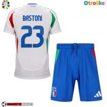 Otroške Nogometnih dresov Italija Alessandro Bastoni #23 Gostujoči EP 2024 Kratki rokavi (+ hlače)